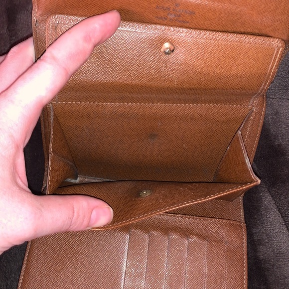 Louis Vuitton Wallet - Picture 7 of 11